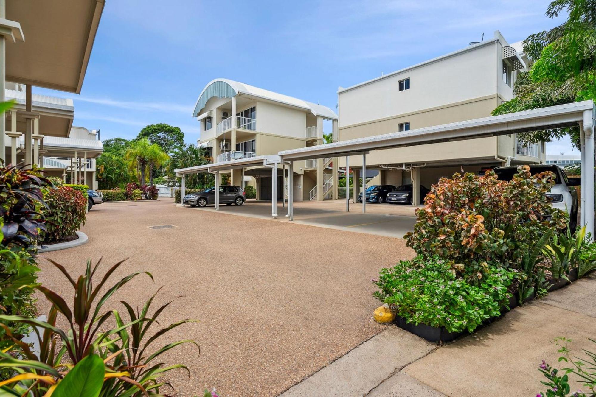 Park Regis Anchorage Hotel Townsville Bagian luar foto
