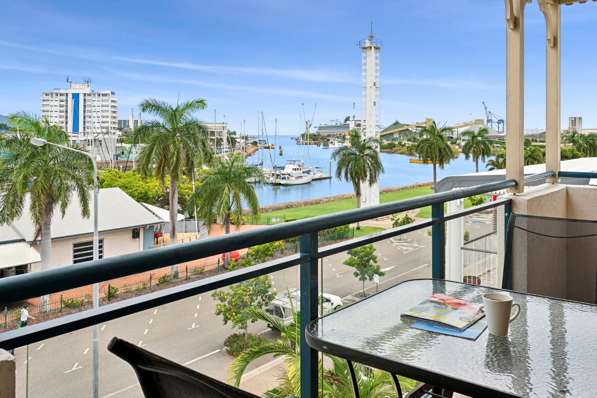 Park Regis Anchorage Hotel Townsville Bagian luar foto