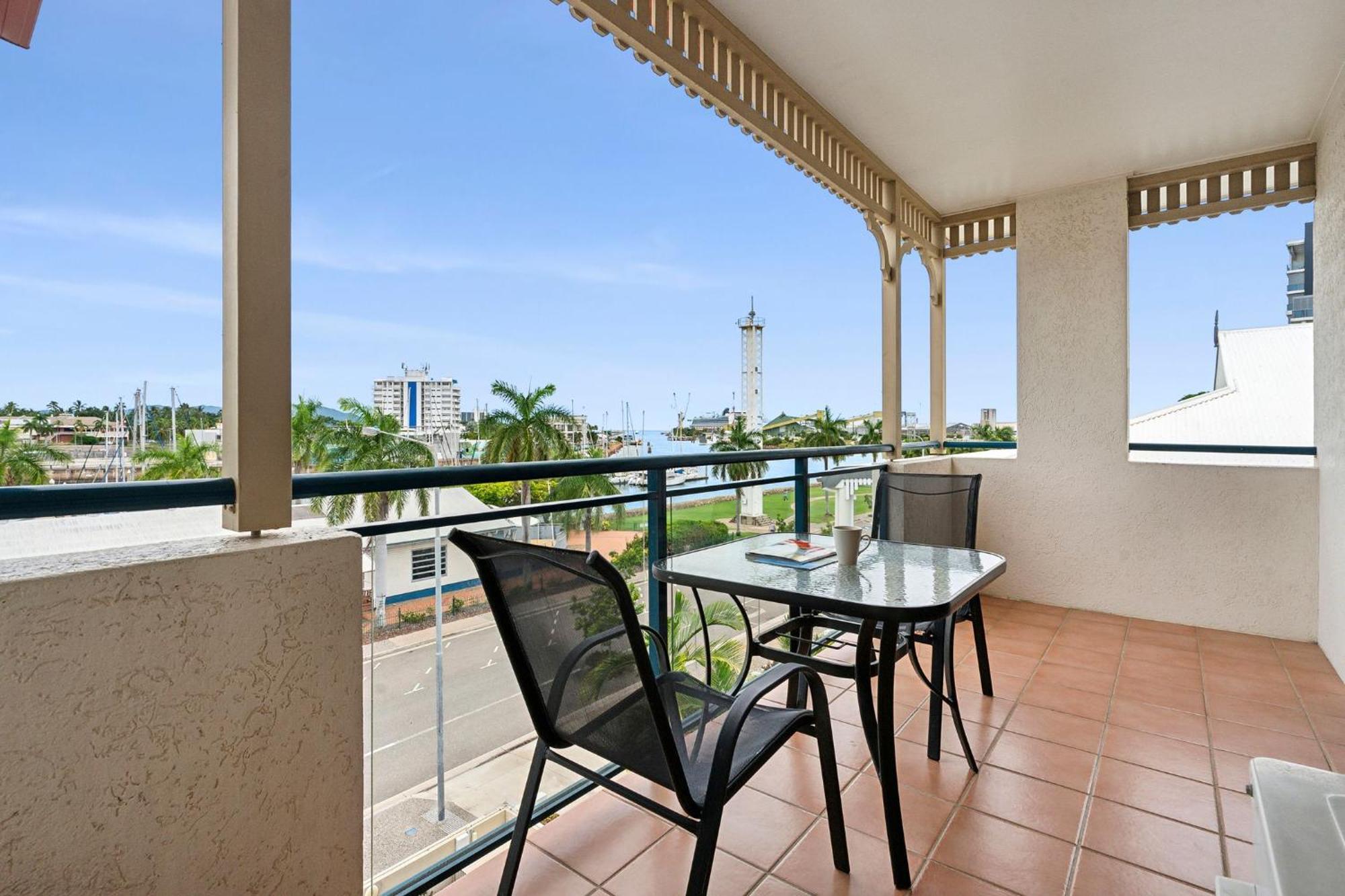 Park Regis Anchorage Hotel Townsville Bagian luar foto